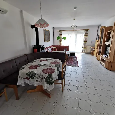 Apartman Forrás 2 *