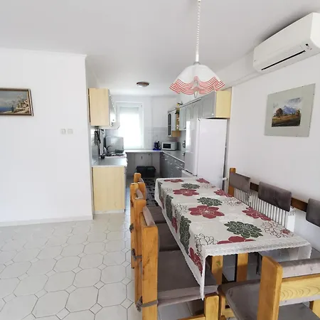 Forrás 2 Apartman *